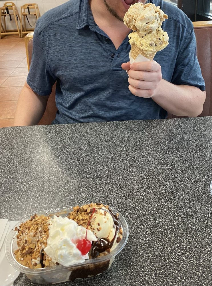 BRAUM’S ICE CREAM & DAIRY STORES Updated October 2024 31 Photos