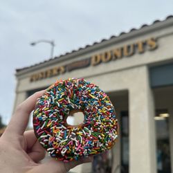 Foster's Donuts
