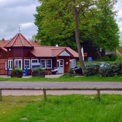 Pavillon an der Burg - Imbiss am Parkplatz zwischen Burg und See