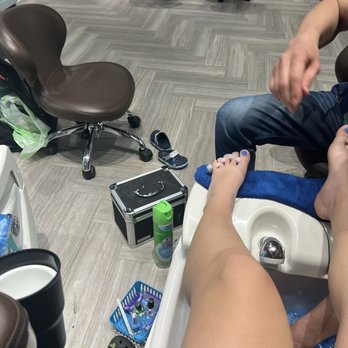 Sky Nails & Spa - Worker sprayed scrubbing bubbles directly on my feet instead of the mail finishing spray. - Nail Salons Near Me - Brownsville, Texas Sky Nails & Spa - Worker sprayed scrubbing bubbles directly on my feet instead of the mail finishing spray. - Nail Salons Near Me - Brownsville, Texas