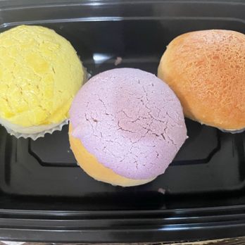 HL Peninsula - Baked Egg Yolk Lava Bao (yellow), Baked Taro Bao (purple), and Baked BBQ Pork Bao (right). - Dim Sum Near Me - Castro Valley, California HL Peninsula - Baked Egg Yolk Lava Bao (yellow), Baked Taro Bao (purple), and Baked BBQ Pork Bao (right). - Dim Sum Near Me - Castro Valley, California