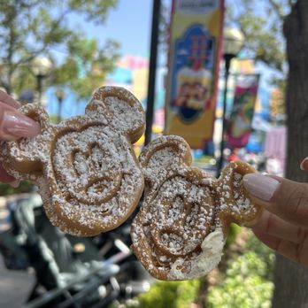 Schmoozies! - Coffee & Tea Near Me - Anaheim, California