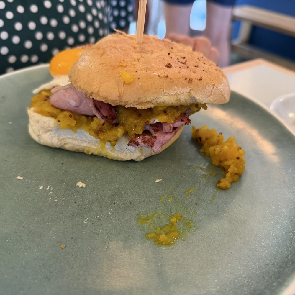 Shell's Café - Breakfast sandwich with marmalade - Desserts Near Me - Strandhill, SO Shell's Café - Breakfast sandwich with marmalade - Desserts Near Me - Strandhill, SO