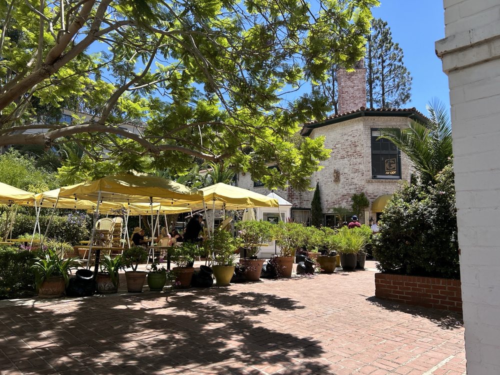 YELLOW VASE Updated July 2024 472 Photos & 275 Reviews 51 Malaga