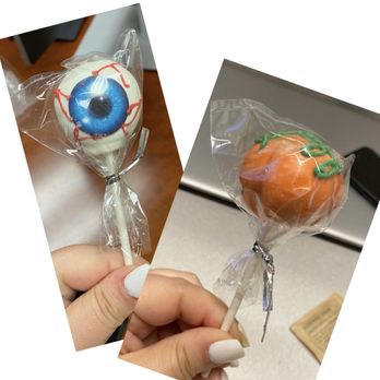 Candy's Cake Pops - a hand holding a lollipop - Candy Stores Near Me - Delray Beach, Florida Candy's Cake Pops - a hand holding a lollipop - Candy Stores Near Me - Delray Beach, Florida