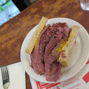 Schwartz's - Delis Near Me - Montreal, Quebec