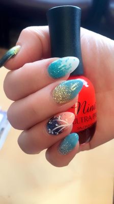 AT Nails by null