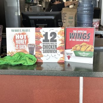 Wingstop - Chicken Wings Near Me - Niles, Illinois