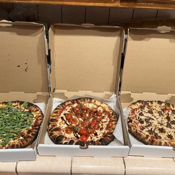 The First Amendment a Pizza Joint - Pizza Flight - Pizza Near Me - Claremont, California