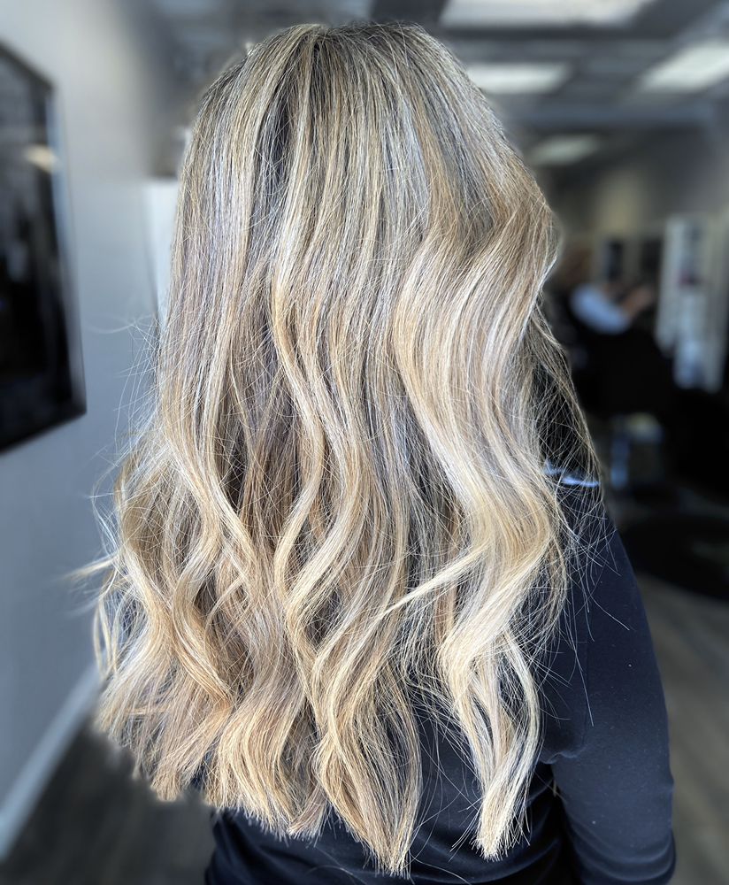 Linpin Hair Logo