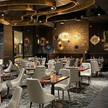 CUT132 - Dining space is simply beautiful - Steakhouses Near Me - Columbus, Ohio