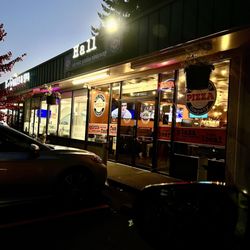 Hall Street Pizza - In a little strip mall.