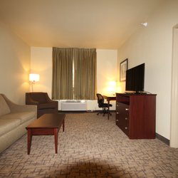 Cobblestone Hotel & Suites - Devils Lake