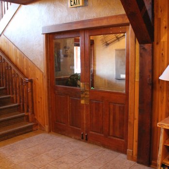 Arrowhead Mountain Lodge - When you first walk in. - Hotels Near Me - Cimarron, Colorado