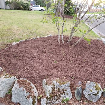 Supremax Construction - After adding mulch and cleaning edges - Masonry/Concrete Near Me - Bothell, Washington Supremax Construction - After adding mulch and cleaning edges - Masonry/Concrete Near Me - Bothell, Washington