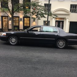 Allpoints Limousine Service - We offer a beautiful Lincoln Town Car which hold 4 people comfortably!