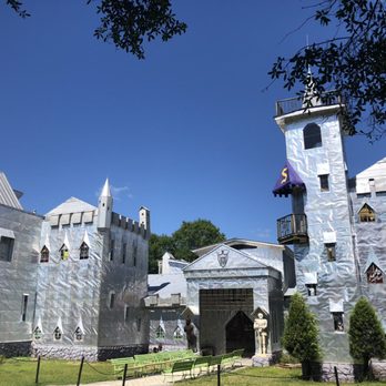 Solomon's Castle - Tours Near Me - Ona, Florida