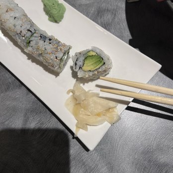 Shiromaru - avocado roll - Ramen Near Me - Troy, Michigan