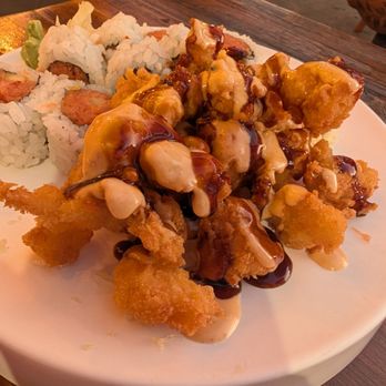 Kiku Sushi - Crunchy scallop roll - Sushi Bars Near Me - Los Angeles, California