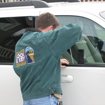 Ballard Lock & Key - Bob unlocking an SUV - Keys & Locksmiths Near Me - Seattle, Washington Ballard Lock & Key - Bob unlocking an SUV - Keys & Locksmiths Near Me - Seattle, Washington