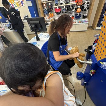 Build-A-Bear Workshop - Toy Stores Near Me - Roseville, California Build-A-Bear Workshop - Toy Stores Near Me - Roseville, California