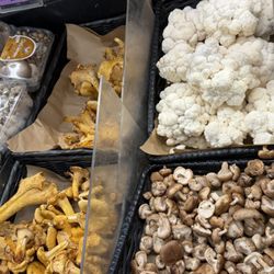 Rainbow Grocery - Mushrooms