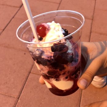 Caliche's Frozen Custard - Very Berry Sundae - Ice Cream & Frozen Yogurt Near Me - Las Cruces, New Mexico Caliche's Frozen Custard - Very Berry Sundae - Ice Cream & Frozen Yogurt Near Me - Las Cruces, New Mexico
