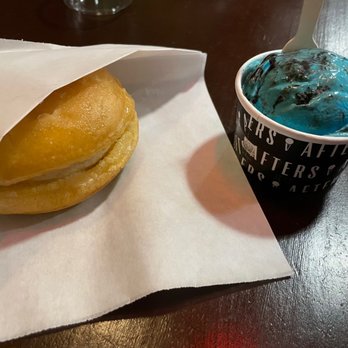 Afters Ice Cream - Milk and cereal in bun - Ice Cream & Frozen Yogurt Near Me - Oxnard, California