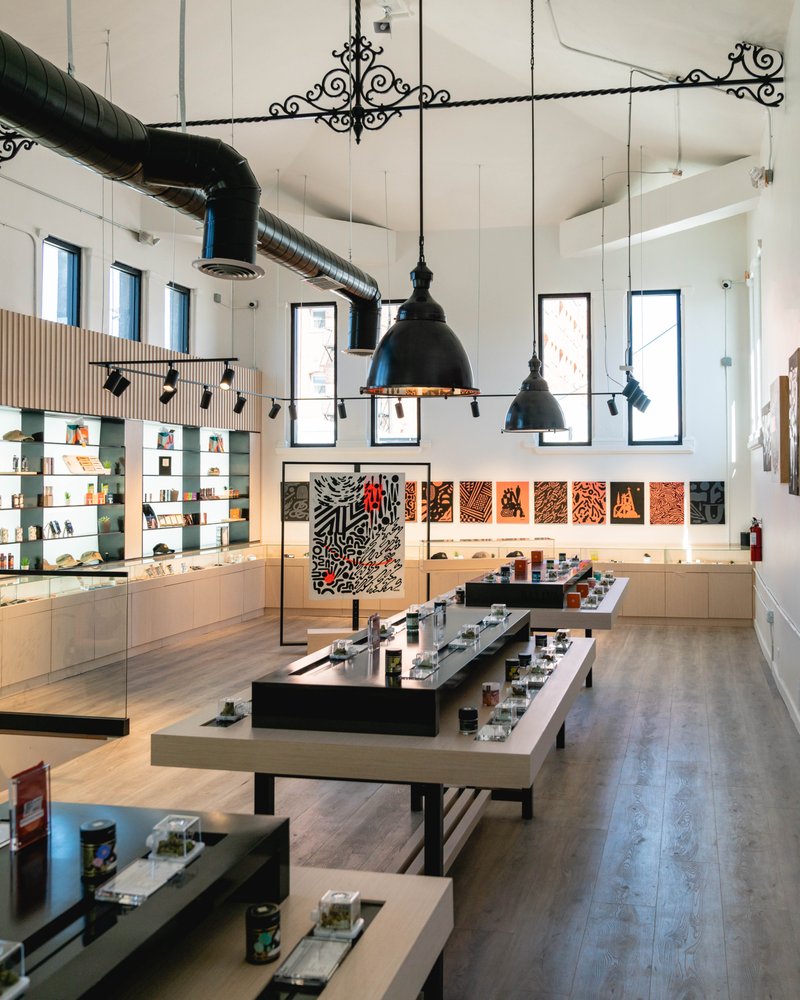 THE ARTIST TREE 14 Photos & 25 Reviews Cannabis Dispensaries 520