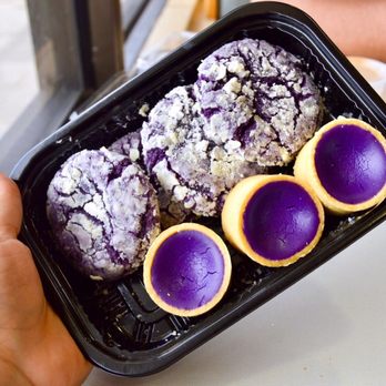 UBAE - Crinkle cookies and cheese tarts. Took some on the plane back home with me (,: (ig: @lazlobeeating) - Desserts Near Me - Honolulu, Hawaii UBAE - Crinkle cookies and cheese tarts. Took some on the plane back home with me (,: (ig: @lazlobeeating) - Desserts Near Me - Honolulu, Hawaii