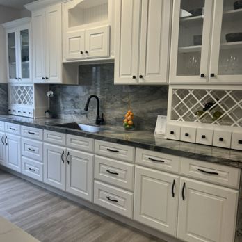 Iconic Floors & More - Antique White Shaker Cabinets with Quartz Countertops. - Flooring Near Me - Hemet, California Iconic Floors & More - Antique White Shaker Cabinets with Quartz Countertops. - Flooring Near Me - Hemet, California