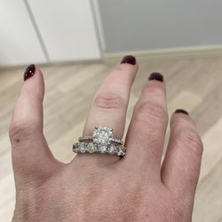 Finer Custom Engagement Rings & Diamonds
