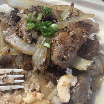 Da Bald Guy - Chopped Steak w/ Caramelized Onions - Food Trucks Near Me - Kahuku, Hawaii