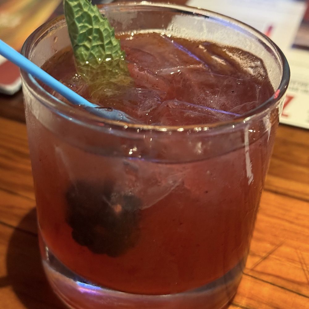 BlackBerry bourbon smash BlackBerry bourbon smash