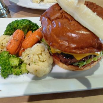 Table 26 - Classic Steak Burger - New American Near Me - Turlock, California Table 26 - Classic Steak Burger - New American Near Me - Turlock, California
