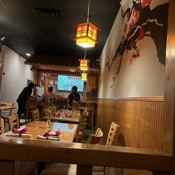 Aroy D Thai and Sushi - Eat at bar - Sushi Bars Near Me - Bradenton, Florida