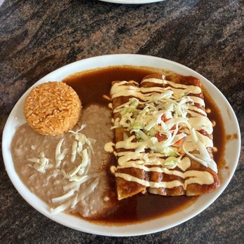 Cocina Con Corazón - 3 Enchiladas Rojas Combo con jack cheese - Mexican Near Me - Los Angeles, California