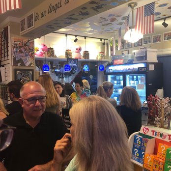 Saugatuck Sweets - Ice Cream & Frozen Yogurt Near Me - Fairfield, Connecticut