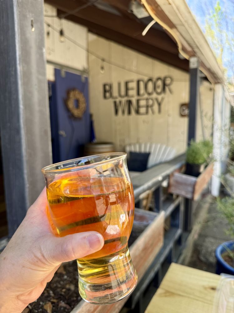 Blue Door Winery Logo