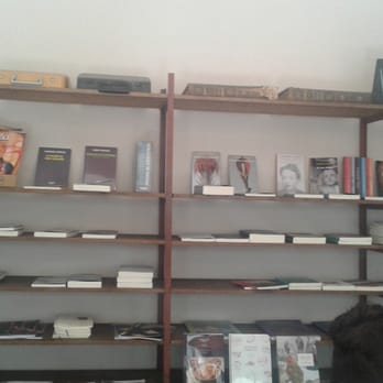Big Sur - Estantes de libros.. si te interesa uno lo podes comprar!! - Coffee & Tea Near Me - La Plata, C