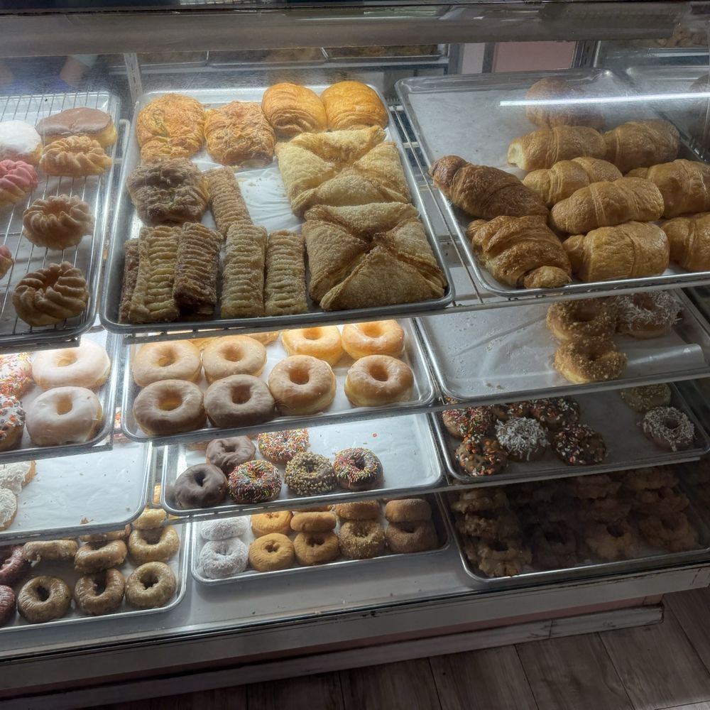 Happy Donuts - Donuts Near Me - Palo Alto, California