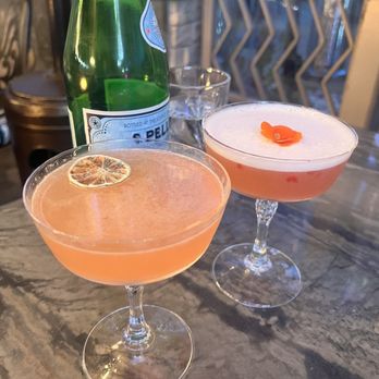 Rose's Garden Bar - Burgers Near Me - Calabasas, California