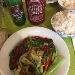 Les 3 Sapèques - Legume vert à l'ail 7€, yummy with rice! Bière 3,5 €