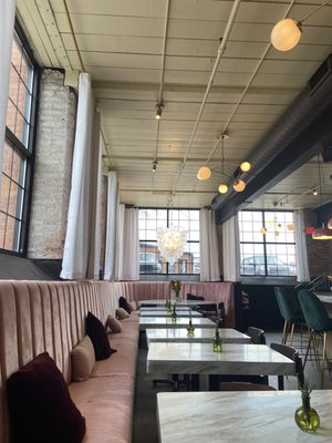 Petit Poutinerie by null