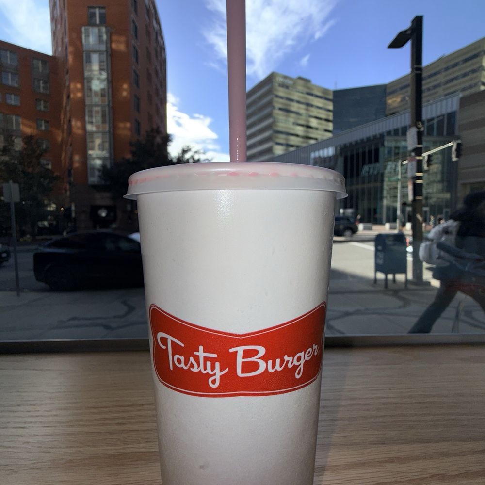 STRAWBERRY SHAKE