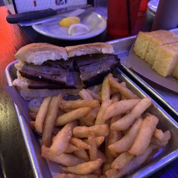 One Hot Mamas BBQ - Happy Hour Sliders - Barbeque Near Me - Hilton Head Island, South Carolina One Hot Mamas BBQ - Happy Hour Sliders - Barbeque Near Me - Hilton Head Island, South Carolina