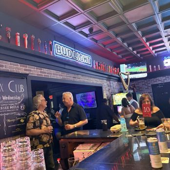 Onyx Club - Inside - Bars Near Me - Roseville, California Onyx Club - Inside - Bars Near Me - Roseville, California
