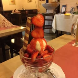 Restaurant Bürgergarten - Das Erdbeereis an Vanille