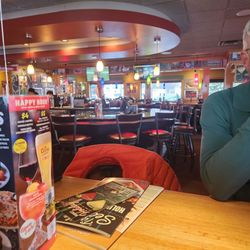 Applebee's Grill + Bar - Interior