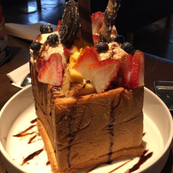 Rain Cafe - Honey toast with strawberry cheesecake, cotton candy and cookie dough ice cream - Coffee & Tea Near Me - Seattle, Washington